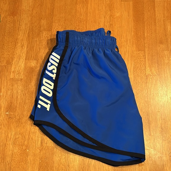 Nike Shorts - Picture 3 of 5